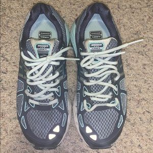Brooks Ariel Running Shoes Size 9 Wide